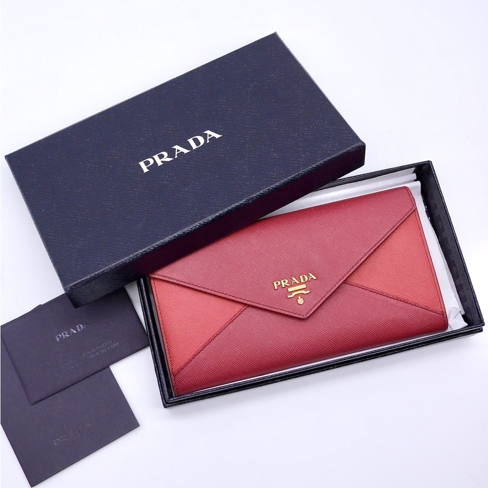 🍓PRADA Saffiano Wallet